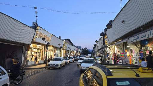 عکس بازار اسباب بازی فروشی جم