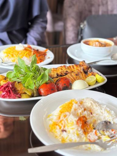 رستوران هفت چنار زنجان