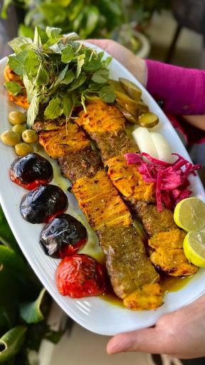 عکس رستوران هفت چنار زنجان