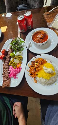 عکس رستوران هفت چنار زنجان