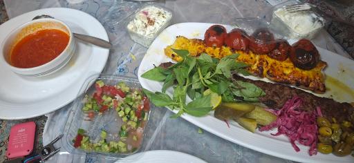 عکس رستوران هفت چنار زنجان