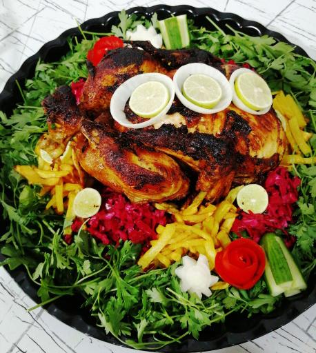 عکس تهیه غذای بیرون بر معینی 