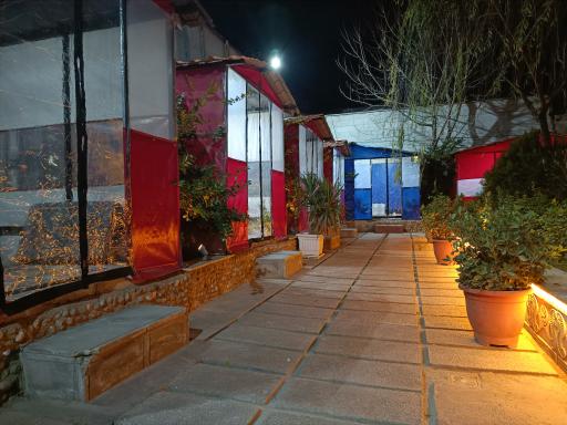 عکس باغچه رستوران سیب سرخ