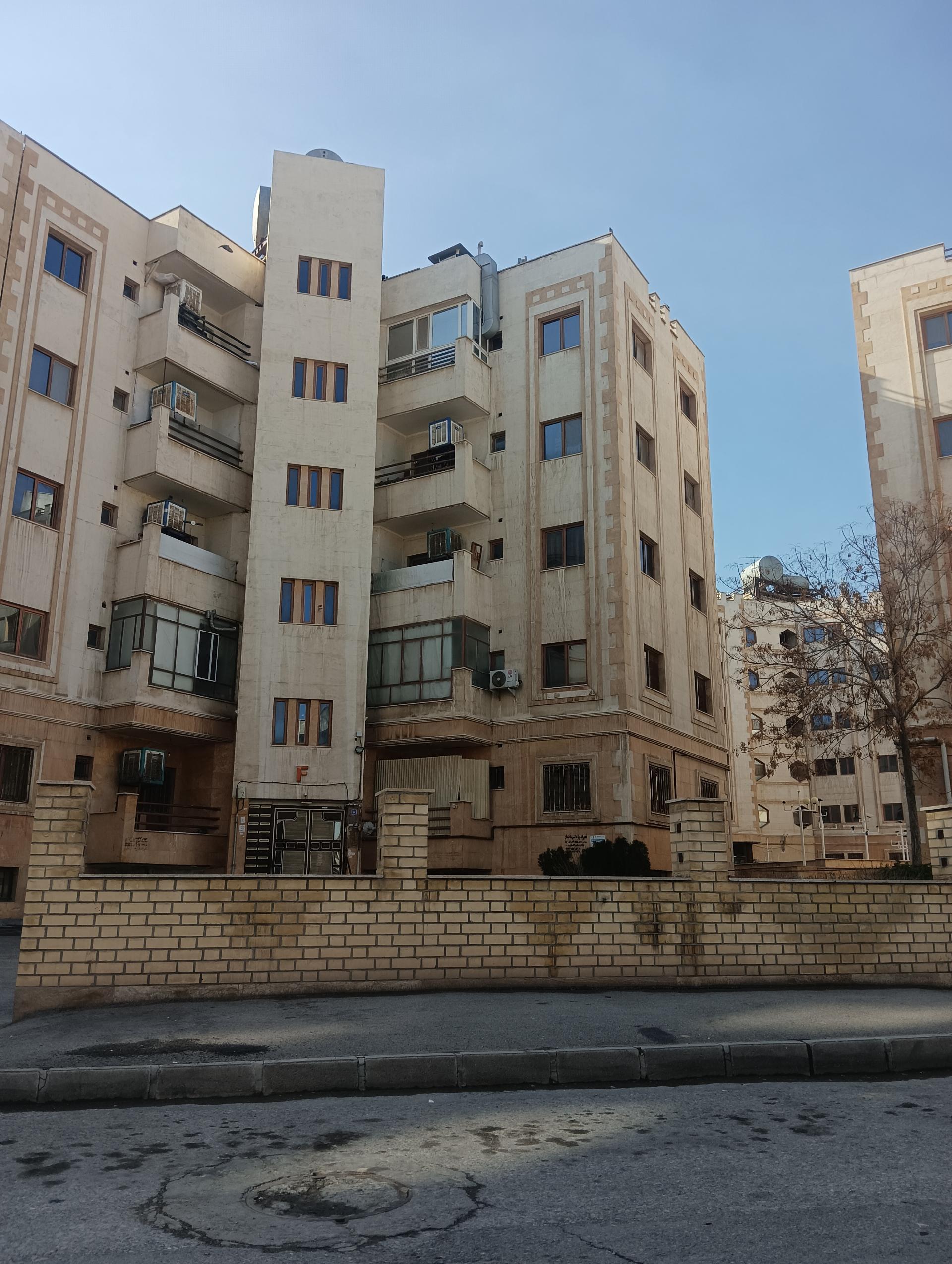 عکس مجتمع مسکونی استانداری