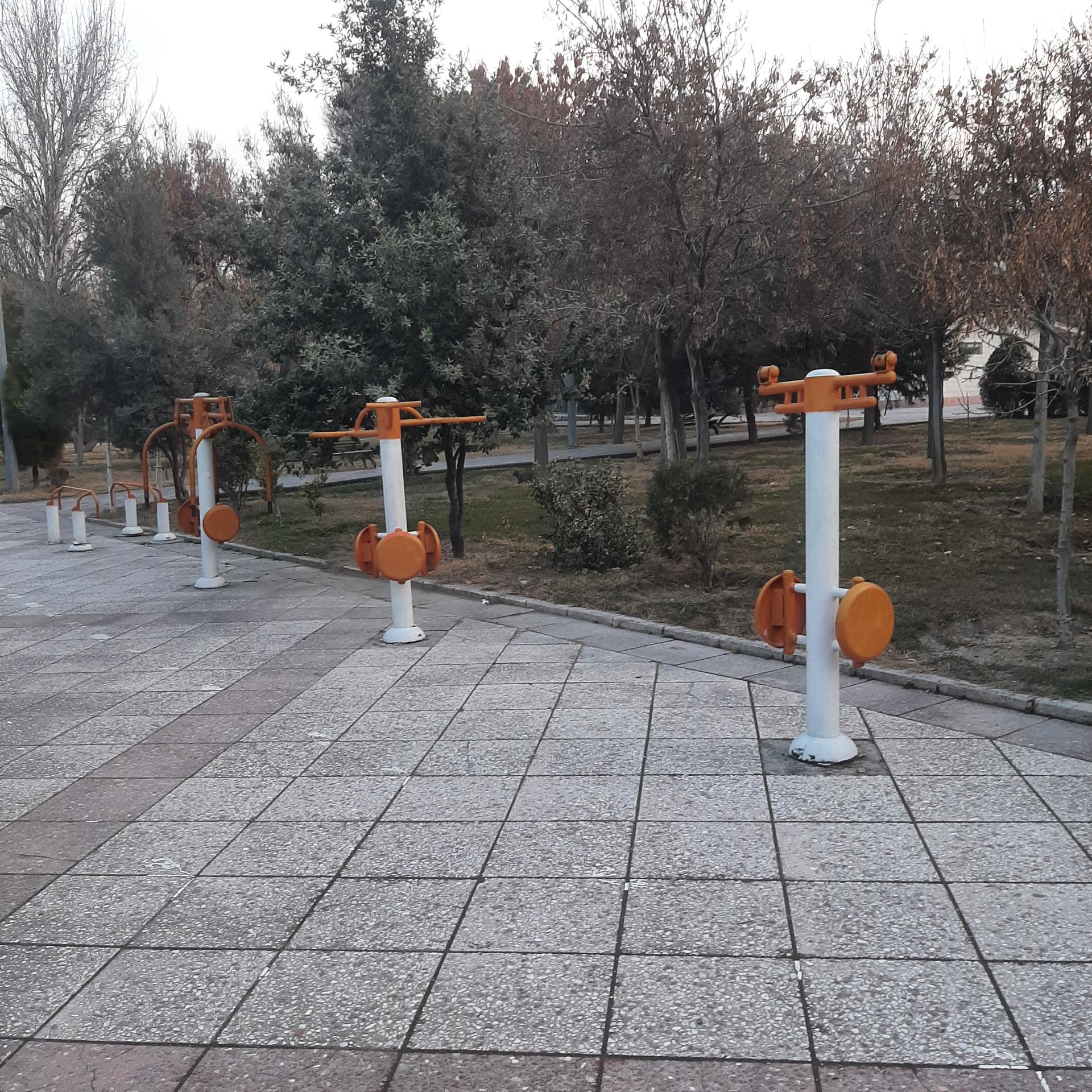 عکس ضلع جنوبی بوستان بسیج