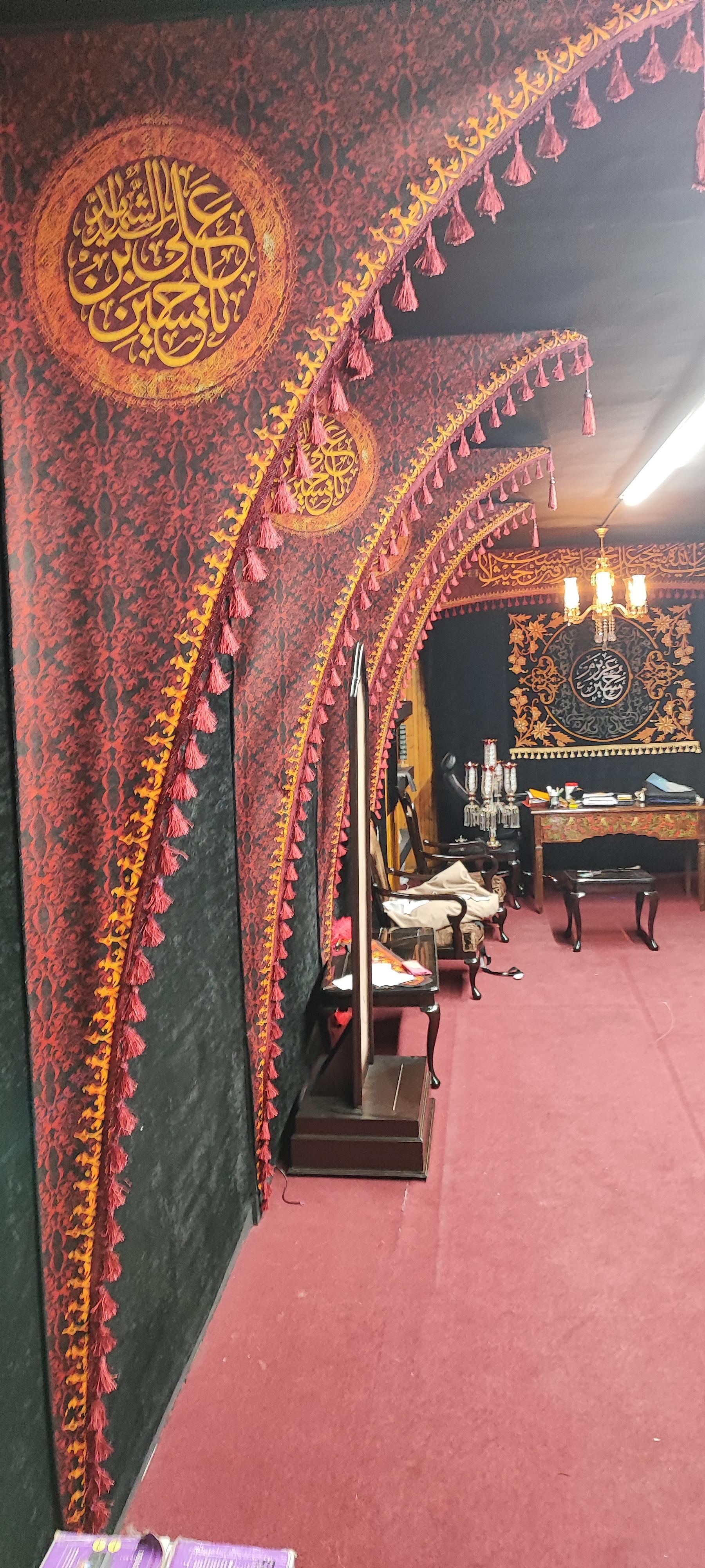 عکس فروشگاه محصولات فرهنگی شبر