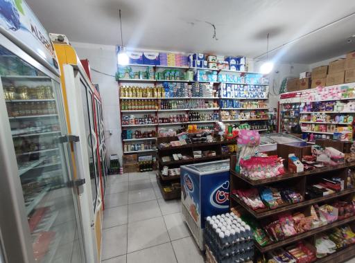 عکس سوپرمارکت محله