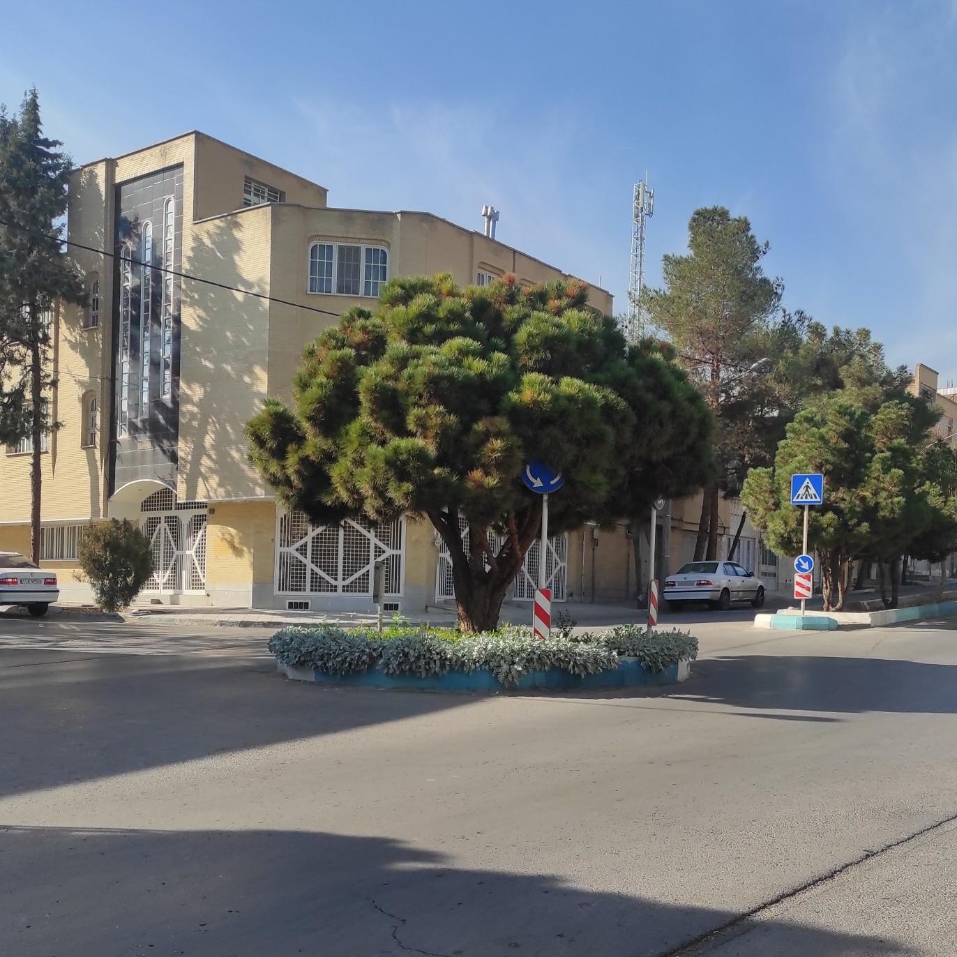 عکس میدان اول 