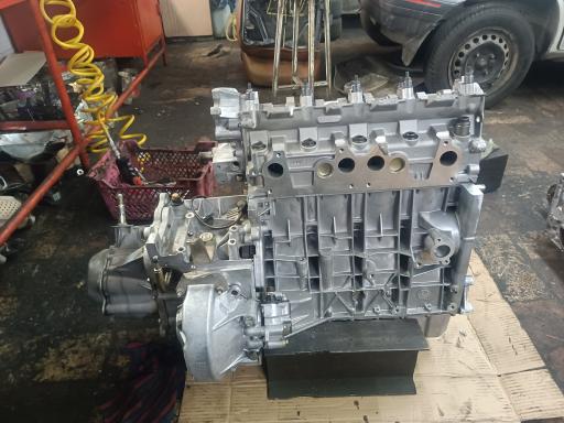 عکس خدمات خودرویی تجارت