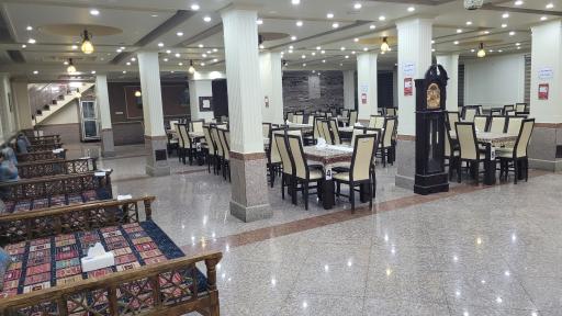 عکس هتل و سرای سنتی شهریار