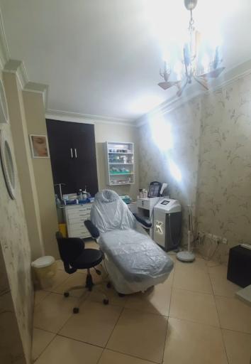 عکس کلینیک پوست و مو آوان (دکتر حمیدرضا مختاری)