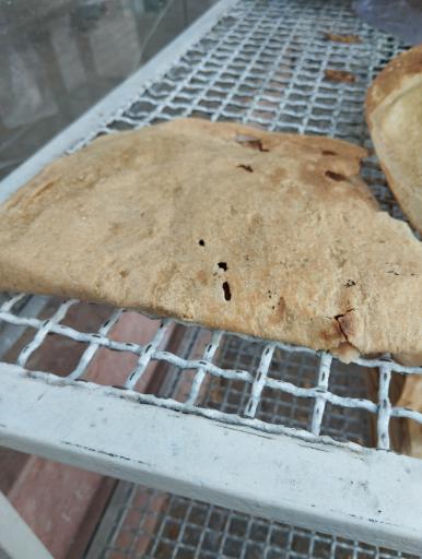 عکس نان بربری و جو ساجدی