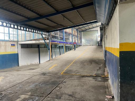 عکس نمایندگی ایرانخودرو ۱۸۱۸ عظیمی