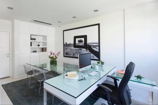 عکس شرکت عطرینه سازیبا