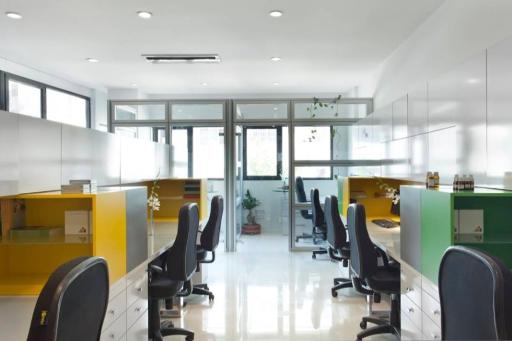 عکس شرکت عطرینه سازیبا