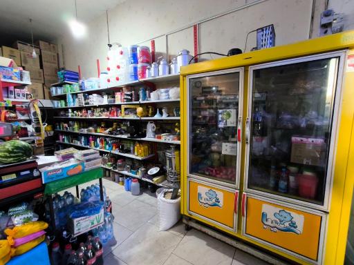 عکس خواروبار فروشی علی بیابان گرد