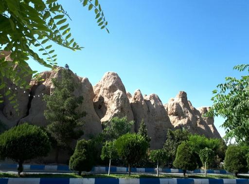 عکس تپه و قلعه باستانی جوقین