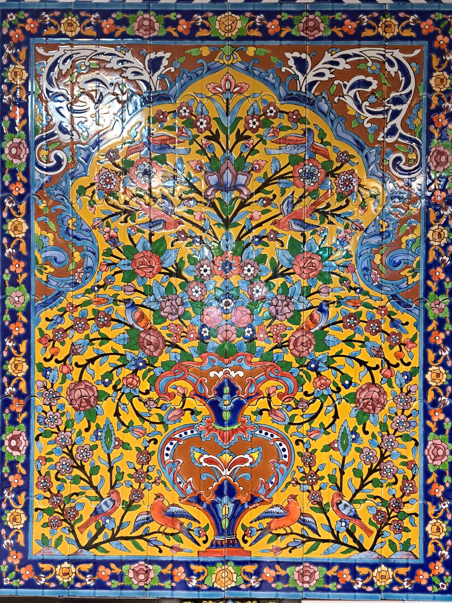 عکس فروشگاه کاشی سنتی چیدمان