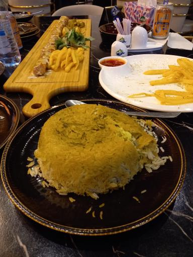 عکس رستوران دریایی ماهی خوب