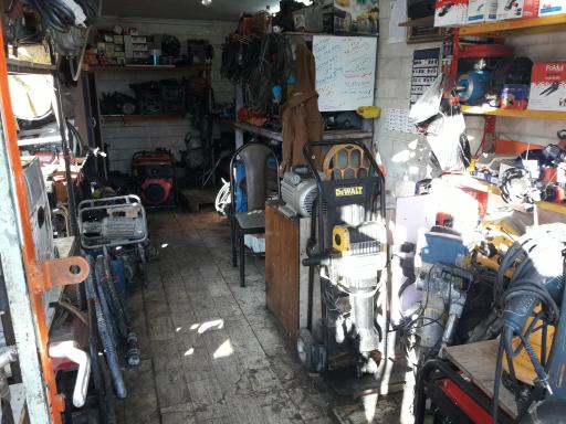 عکس فروشگاه عادل