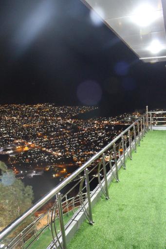 عکس رستوران خرم بام