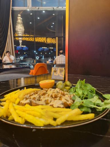 عکس رستوران دریایی ماهی خوب