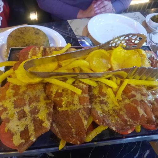 عکس رستوران دریایی ماهی خوب