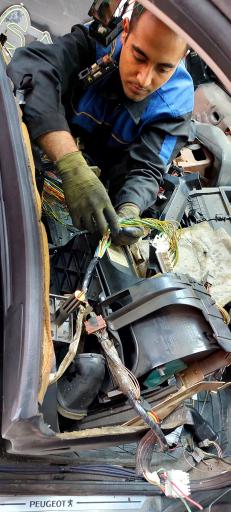 عکس خدمات برق اتومبیل فردین