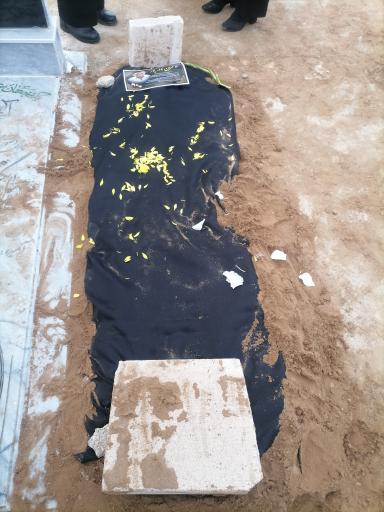 عکس مزار عمران نادرپور