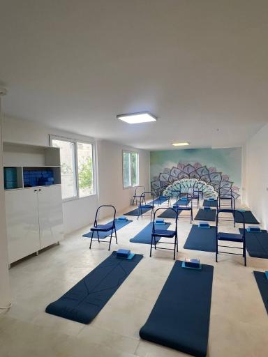 باشگاه یوگا حضور دو شعبه گوهردشت