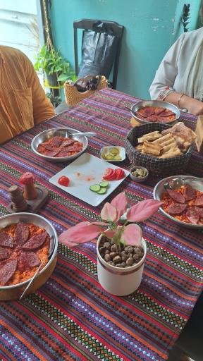 عکس کافه گالری نقاشی