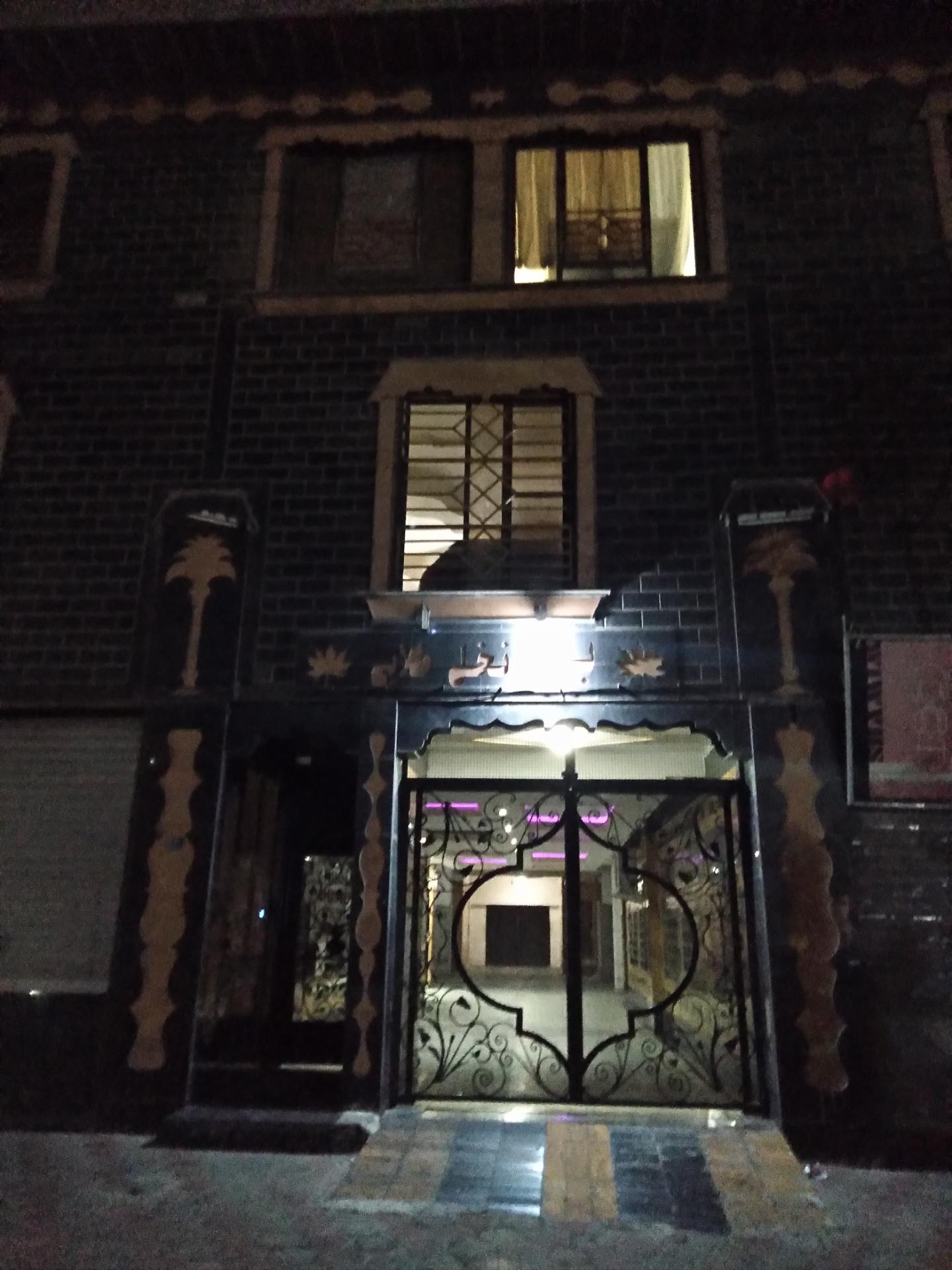 عکس برج نخل طلائی