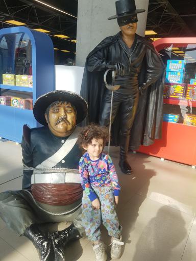 عکس سرزمین سحرخیز شعبه باغ کتاب