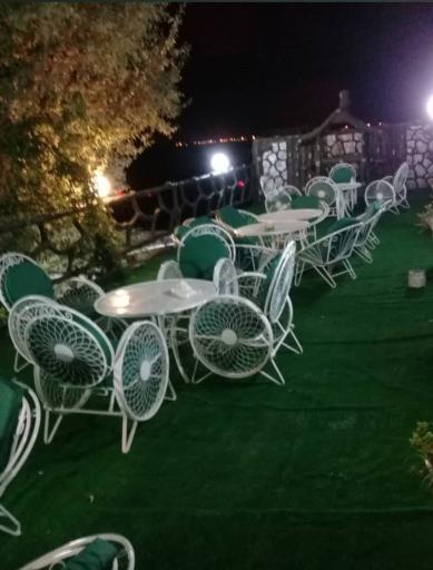 عکس رستوران آبشار