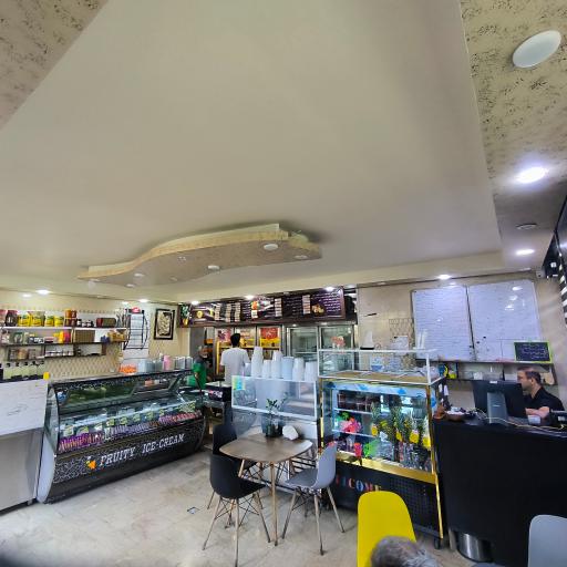 عکس بستنی حاج علی