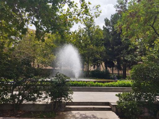 آبنمای بوستان بهار آزادی