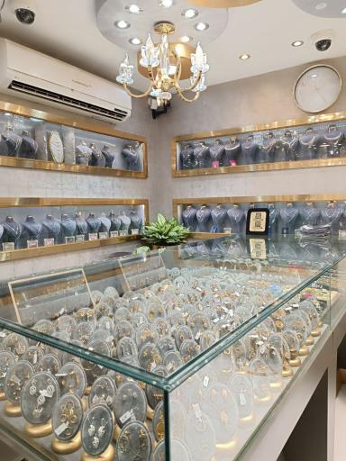 عکس گالری طلا و جواهر امیر عطاردی