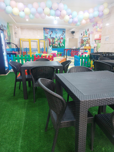 عکس رزانین پارک(خانه بازی کودکان) 