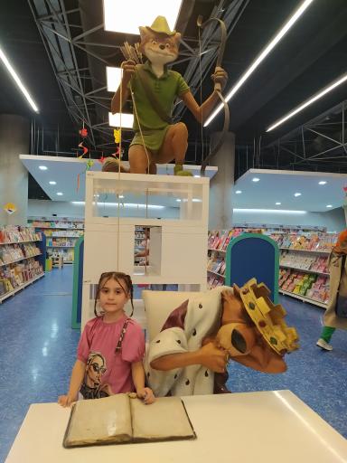 عکس سرزمین سحرخیز شعبه باغ کتاب