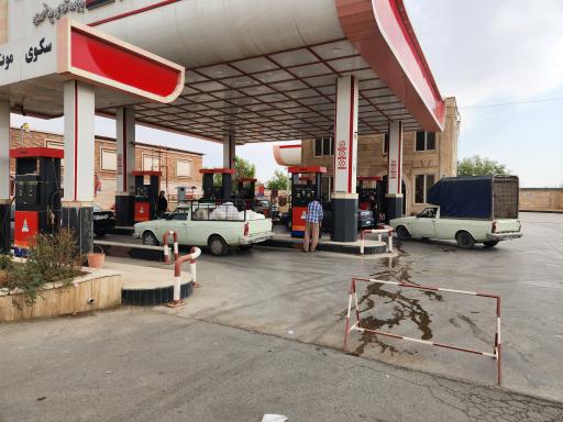 عکس پمپ بنزین سیاه منصوری