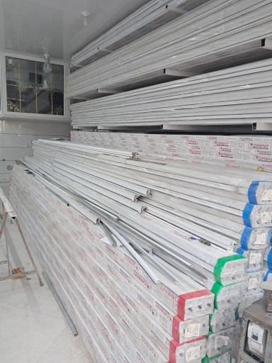 عکس کارگاه درب و پنجره پی وی سی کوروش