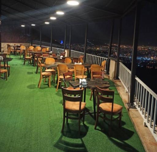 عکس کافه رستوران بام شیان