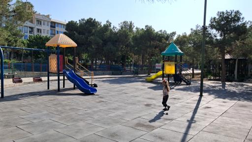 عکس زمین بازی پارک کاج
