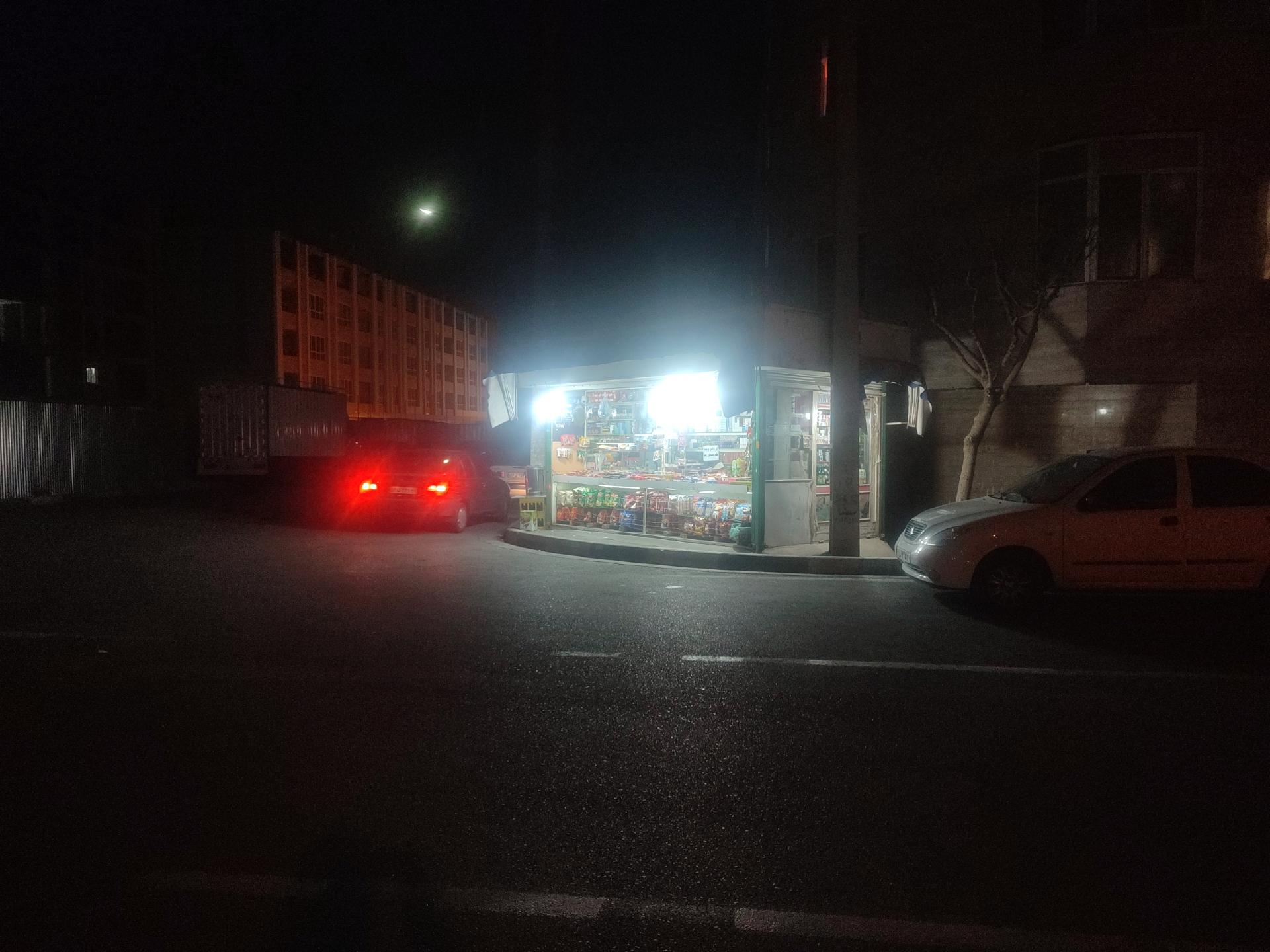 عکس دکه روزنامه 