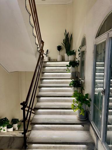 عکس هتل آپارتمان میلاد