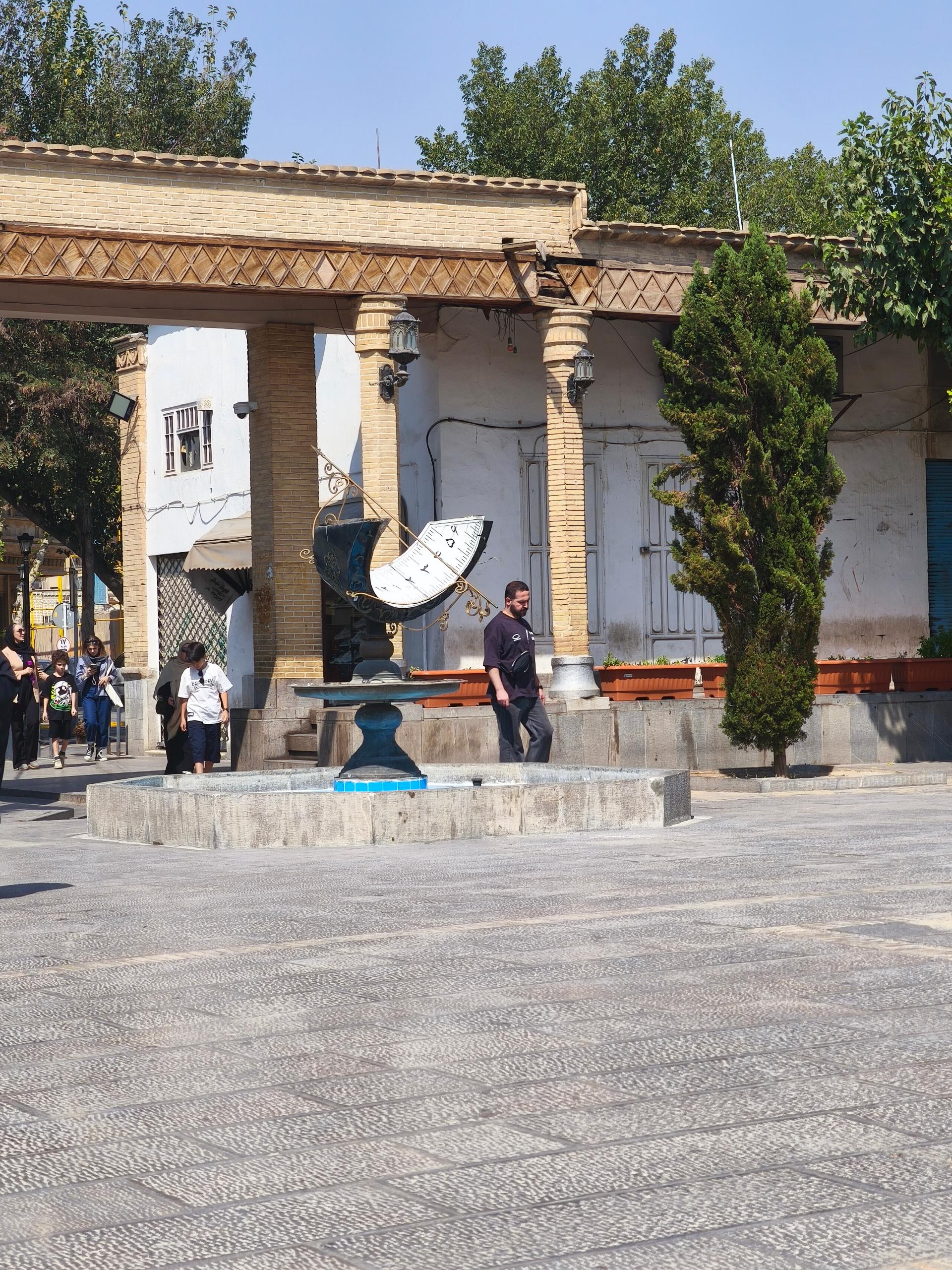 عکس ساعت خورشیدی