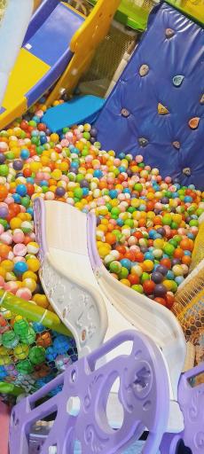 خانه بازی شنگول و منگول