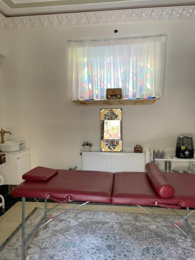 عکس مرکز ماساژ و حرکات اصلاحی وتن