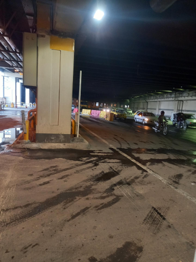 عکس پارکینگ شماره ۱ حرم