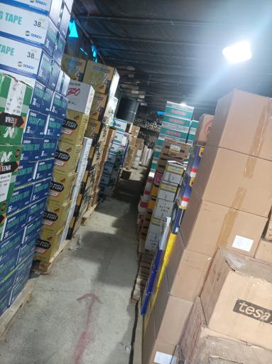 عکس آقای چسب شعبه مرکزی